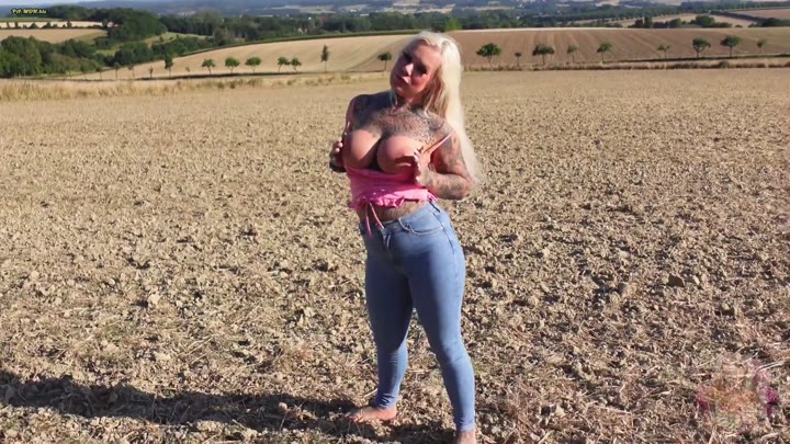 SteffiBlond – Im a cowgirl – come on und piss – yeehaw