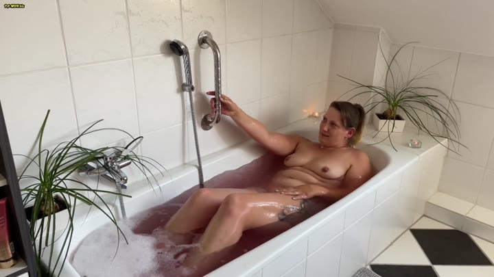 Julia-Winter – Natursekt in der Badewanne