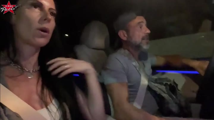 TexasPatti – Das gab es noch nie – Blowjob im Parkhaus