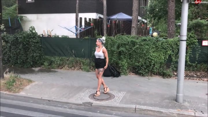 FitxXxSandy – Pissfontaene am Zebrastreifen – Extrem Public