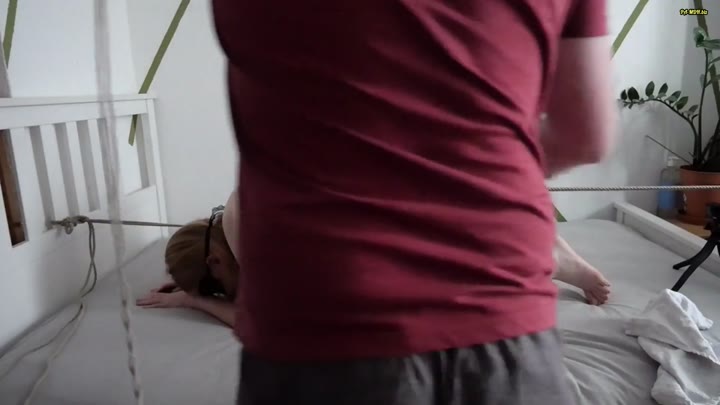 LittleSubbie – Anal und Vaginalhaken Spass Teil 1