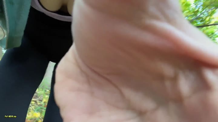 Luna_Lou – Hat er mich beobachtet – Ich wurde beim Pinkeln erwischt