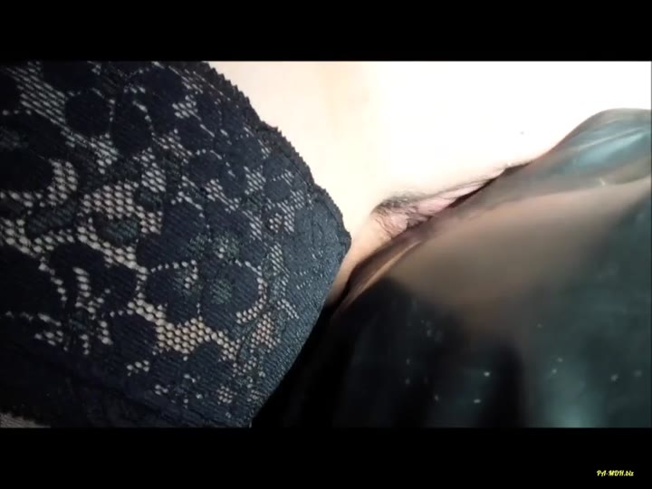 MelissaDeluxe – Jetzt geht es ab.Seine erste echte Milf Fotze