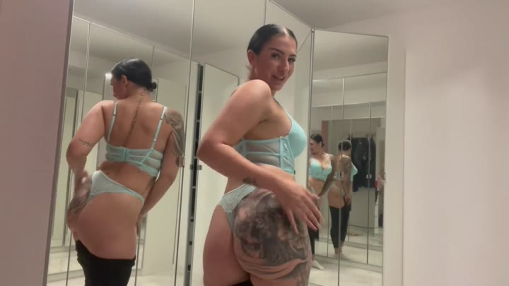 Mia-Bremer – ENDLICH – Mein erstes Mal NACKT