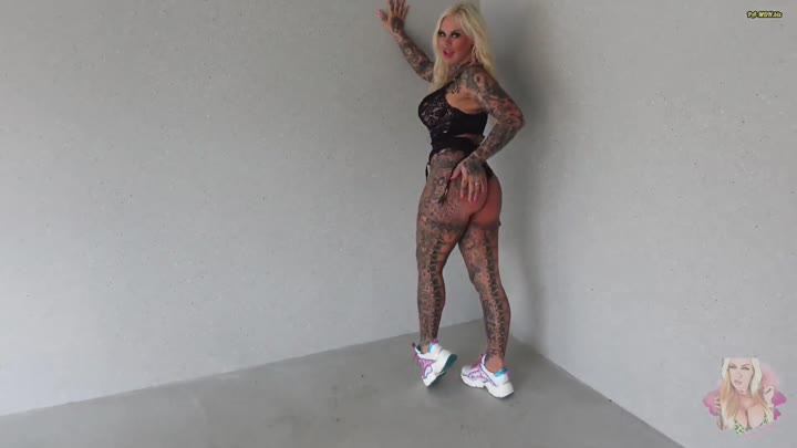 SteffiBlond – like me und DU bekommst meine geile PISSE