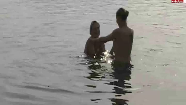 kaetzchen75 – 2 Lesben im Badesee
