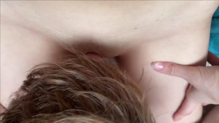 Luna_Lou – Heissser Zwischenfick im Schwimmbad – Er leckt mir meine Teeniefotze