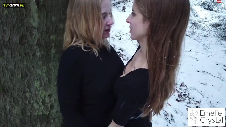 Marie_Hardon – Herrlicher LESBEN SPASS IM WALD, hoffentlich hat uns keiner gesehen