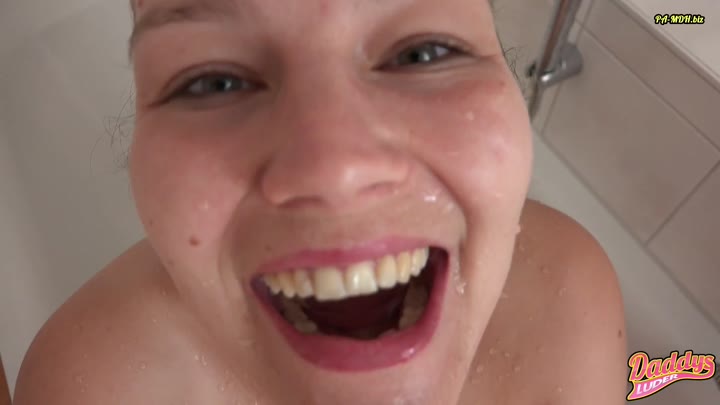 DaddysLuder – Maulfotze zum ABSPRITZEN und REINPISSEN benutzt