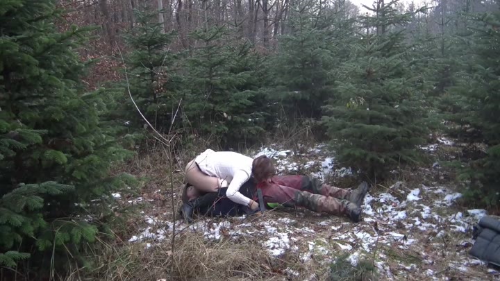 Mila-Hase – Inflations Wahnsinn – Den Weihnachtsbaum gibts für 69