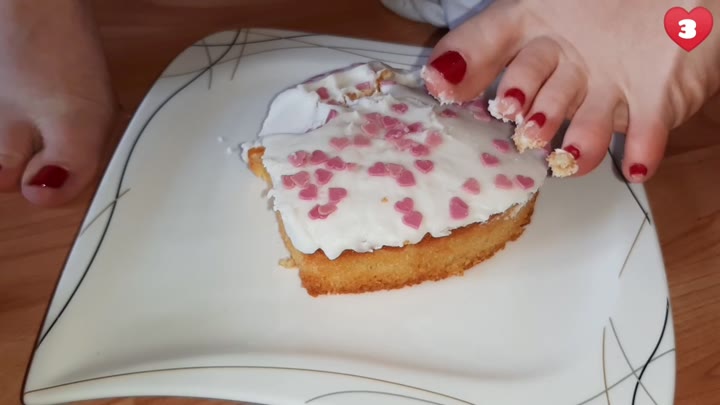 MissSweetMystery – Valentinstag 3 – Your MissSweetMystery – cake crushing