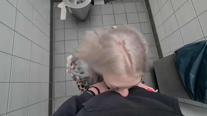 Valery_Venom – Pervers oder Assi – Ficken fuer Kippen – So leicht bin ich zu haben