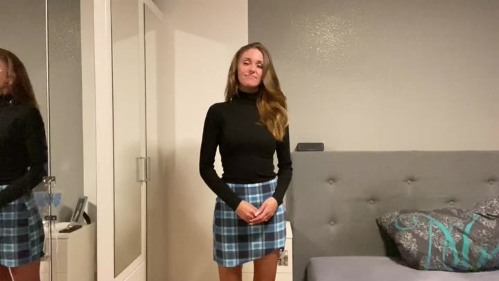 Zara_Luna – Mach ich das jetzt wirklich – Das erste Video in Unterwaesche