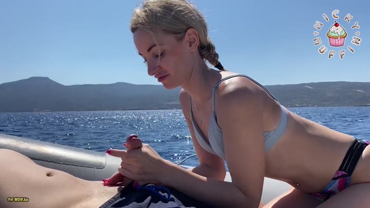 Micky-Muffin – Das Bumsboot – Auf hoher See wird meine Fotze blank gefickt