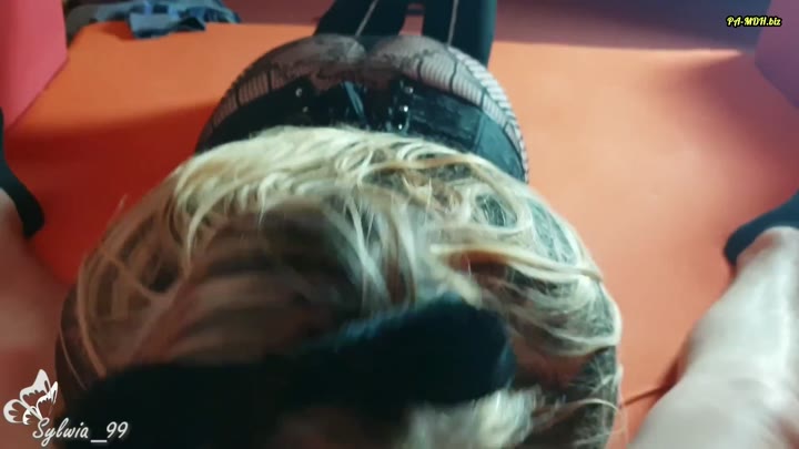 SylwiaSun – Sexy im Helloweendress geblasen