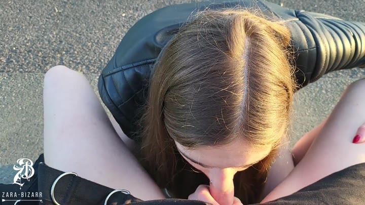 Zara-Bizarr – SPONTANER BLOWJOB IM FREIEN