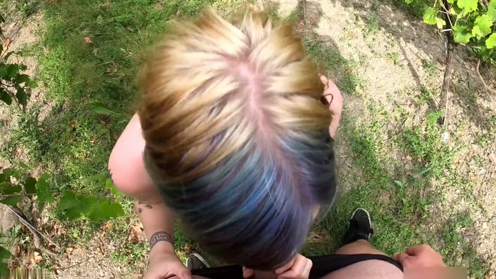 Elli_Young – Creampie-Alarm – Versauter Outdoorfick am Berghang