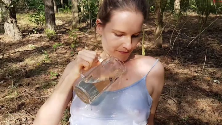 Felice-Intim – Wie geil – bei Radtour eigene Pisse getrunken – Lecker