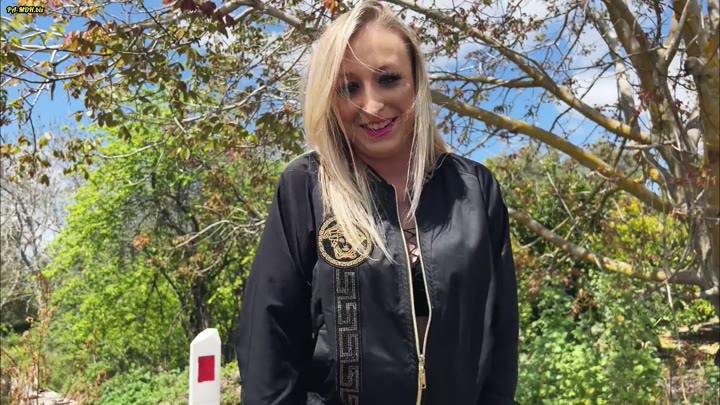 Taiga_LaLoca – PUBLIC User Piss&Drive