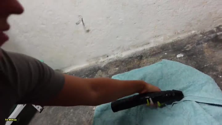 Theresina – OMG – Riesendildo im Keller vom Nachbarn gefunden und direkt benutzt