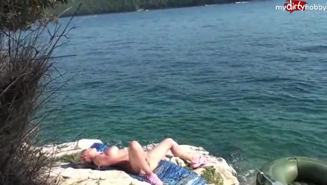 Amateur-Blondie – FRÜHLINGS-GEFÜHLE AM MEER – SPANNER WIRD ABGEWICHST UND BESAMT MICH