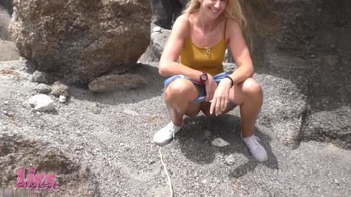 LissLonglegs – Öffentlicher Piss mit