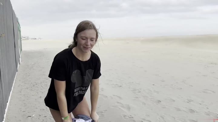 BunnyDiamond – Den Strand bepisst – Voll riskant