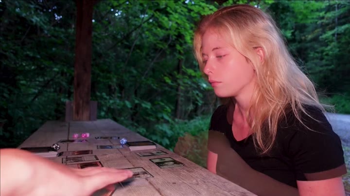 Mia_Adler – Fotze verspielt – Kartenduell um meine Fickfotze