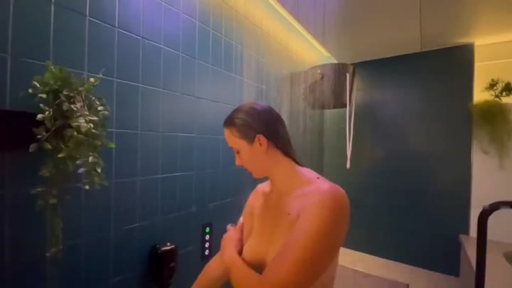 Ella_Mae – Heißer Spa Tag