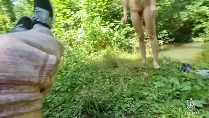 Anne-Eden – Feucht schmatzender Fick am Ufer