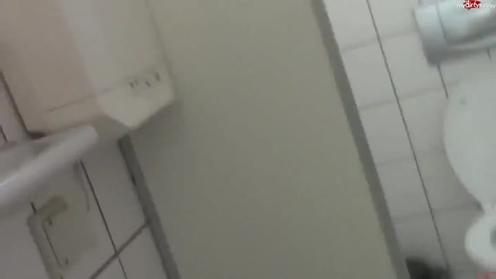 BambiBee18 – Plötzlich Pipi im Supermarkt