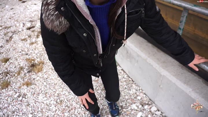 Jenny_Stella – Zu wenig Schnee – Dafuer dann ein Quickie am Skilift