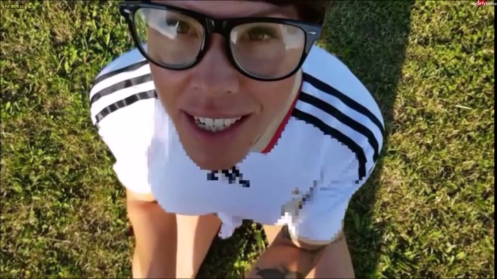 Lara_Bergmann – Blowjob, so hab ich Schweden zur Niederlage geblasen