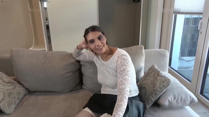 Mila-Hase – Weltpremiere – Mega-Squirt beim Porno-Casting (Final Cut)