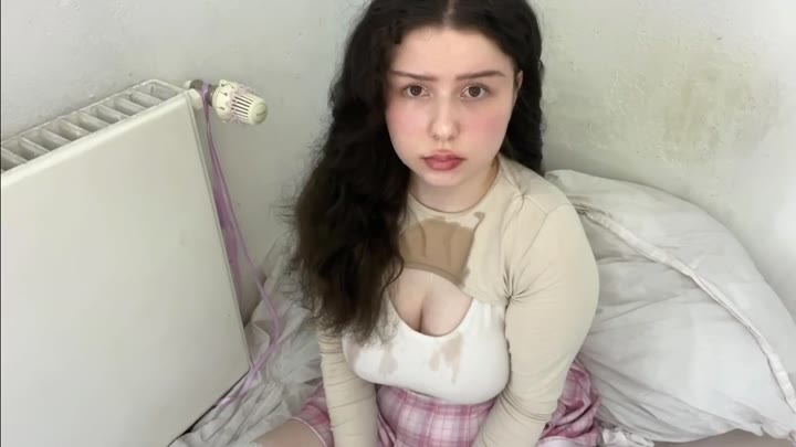 DaphneDietz – Ich mache mich zum ersten Mal nass↕