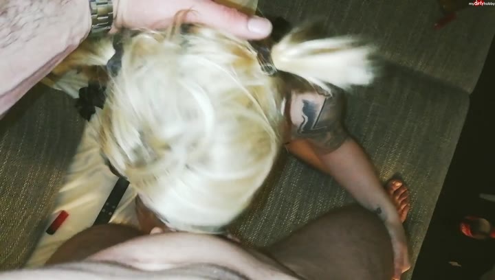 jungeNora – Ins fötzchen gespritzt