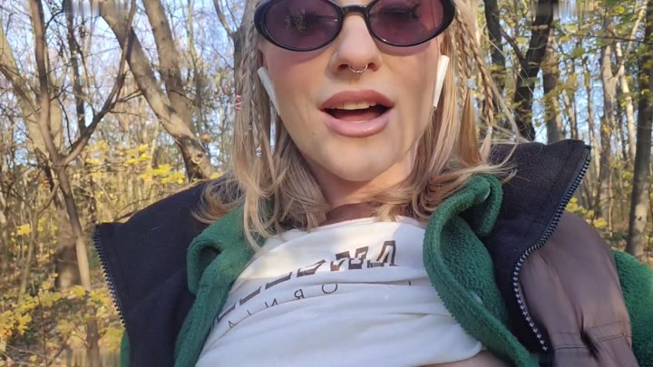 maria__lambrusco – Waldspaziergang Teil 2 – Werde ich erwischt