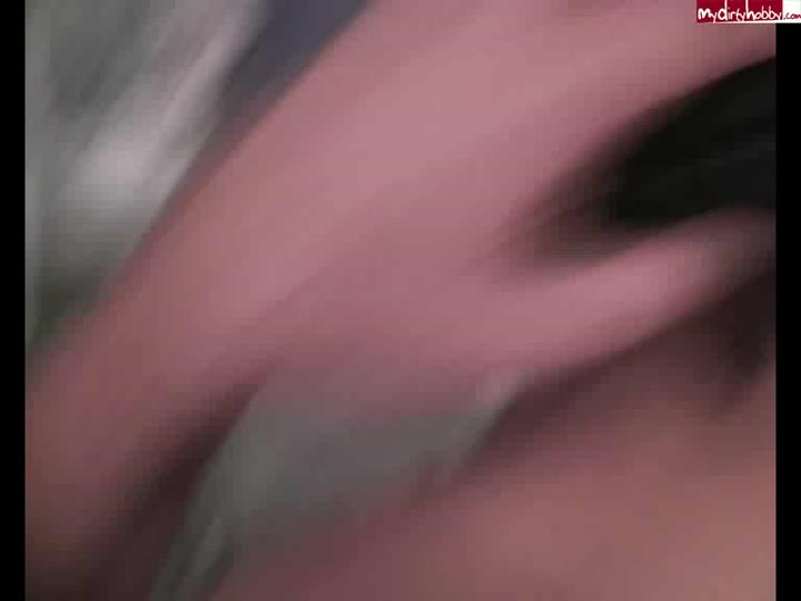 Studentin-Aneta – Schuechterner Mitbewohner beim Fußballspiel verwoehnt