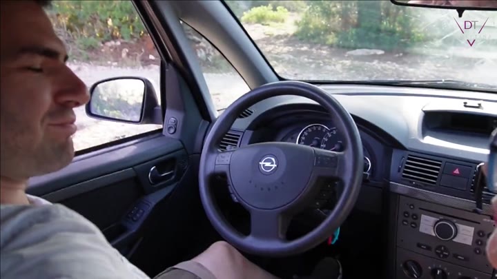 Dirty-Tina – Blowjob Quickie im Auto