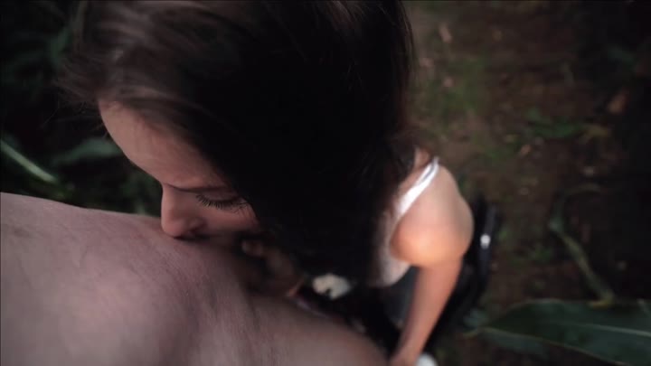 Hermione_Potter – Spaziergang im Maisfeld – Ich entsafte seinen Maiskolben mit meiner Zunge