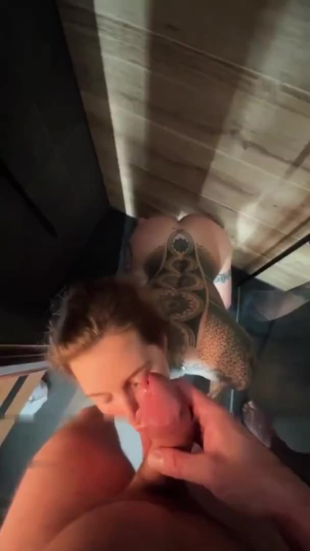 lisa_rocketcock – GROSSER SCHWANZ PISST MIR INS GESICHT