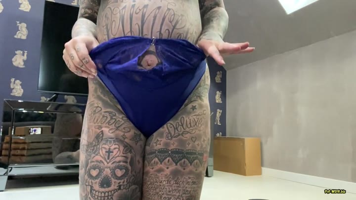 SteffiBlond – SPRITZT DU MIR GEIL AUF MEINER FETTEN WAMPE – wenn der ex ein fauler mongo ist