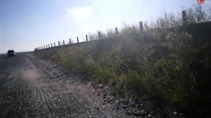 Alice-Axx – Im cycling without panties