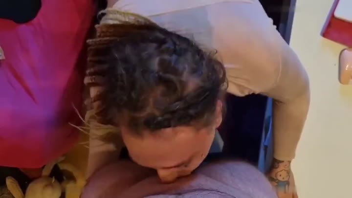 Ramona_Naturally – USERTREFFEN…Mit Daniel aus Nürnberg – NYLON-SCHLAMPE…bekommt Überraschenden Creampie