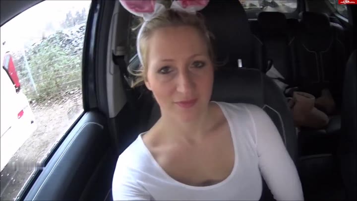 Skylabitch – Das Experiment, Karneval Public Bunny