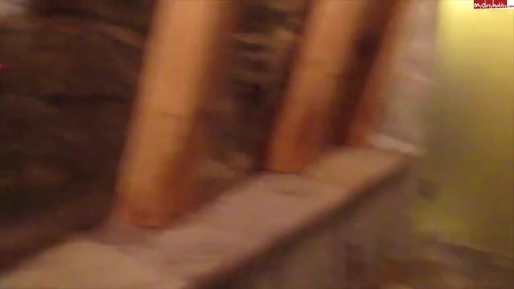 Studentin-Aneta – THERME – Mitten im Aroma-Stollen