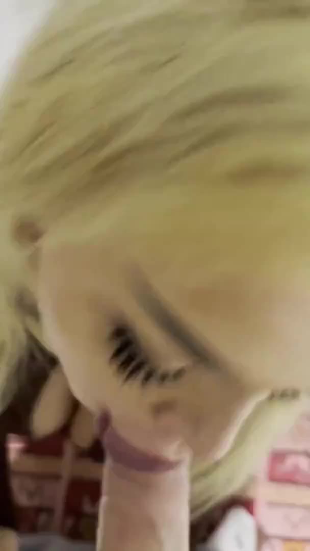 kylie2005 – 19 Jährige Schülerin wird hart gefickt