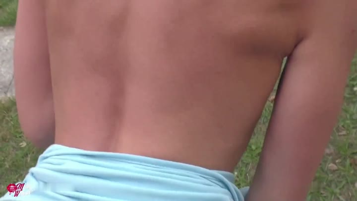 Miley-Weasel – Public – Fremder Typ fickt meine Arsch