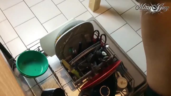 Mira-Gr3y – Das gibt Aerger – Frecher Piss