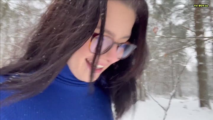 R0xi_black – NS Video….In Wald gepisst – Und fast erwischt worden